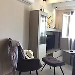 Vladimiros شقة برباتي