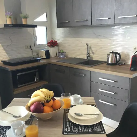 Vladimiros Apartment *