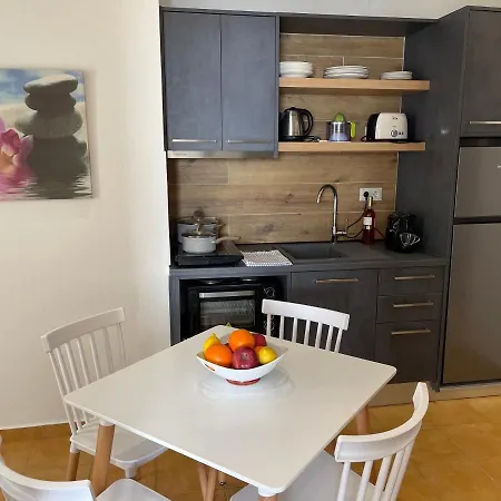 Vladimiros Apartment